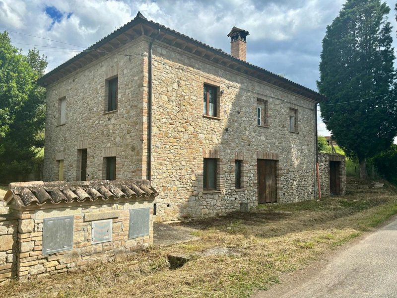 Casa independiente en Todi